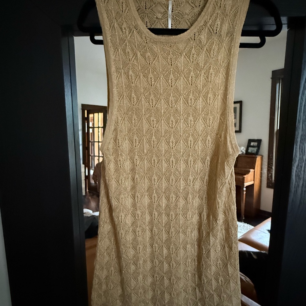 Elegant Gold Sleeveless Dress